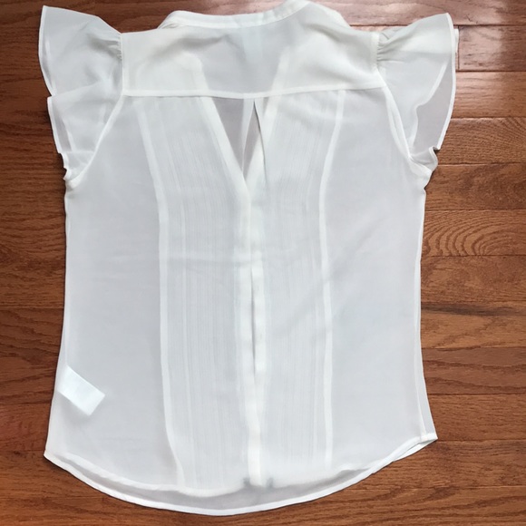 White Short Sleeve Button Dowb - Picture 9 of 11